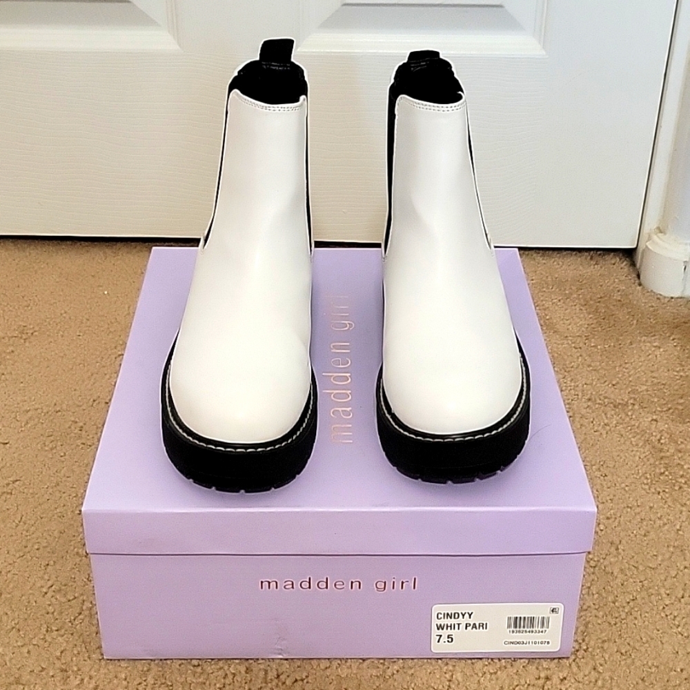 Madden Girl Chelsea Boots